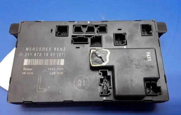 Mercedes-Benz E W211 Door control unit/module 2118701985