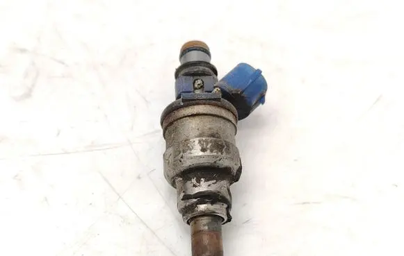 Mazda 929 Fuel injector 1955001970