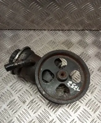 Toyota Corolla Verso AR10 Power steering pump