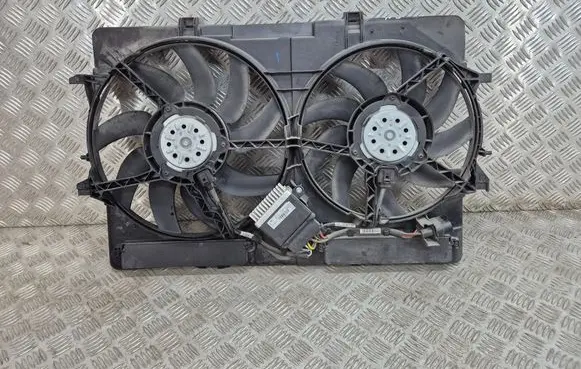 Radiator cooling fan shroud