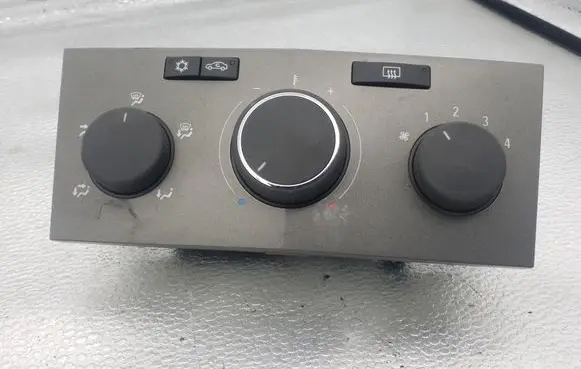 Opel Zafira B Climate control unit 13269411 90151317000