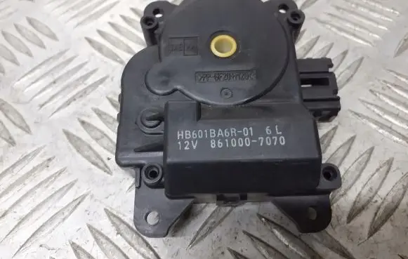 Mazda 5 Central body control module 861000-7070
