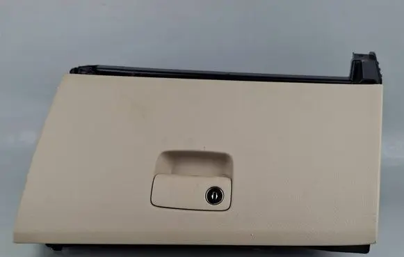 Mercedes-Benz GLA W156 Glove box A1766808600 T0504551