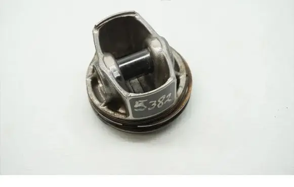 Volkswagen Golf Cross Piston 