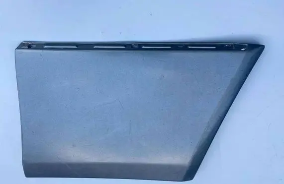 Mercedes-Benz E W124 Fender trim (molding) 1246901440 4730711