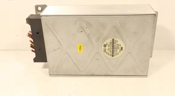 Audi A6 S6 C6 4F Sound amplifier 4F0035223