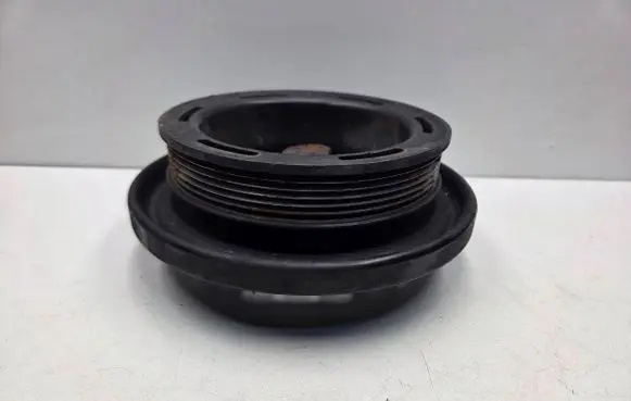 Mercedes-Benz C W204 Crankshaft pulley A6110300503 6110300503