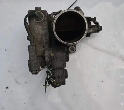 Toyota Corolla E120 E130 Throttle body valve 8967221020