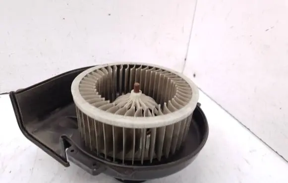 Volkswagen Fox Heater fan/blower 6Q1819015G A1915