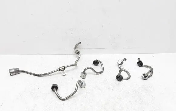Volvo V60 Fuel injector supply line/pipe 