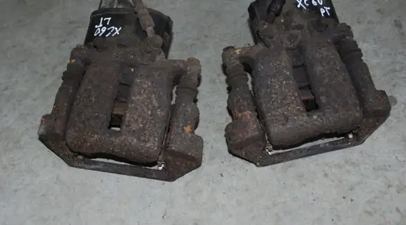 Volvo XC60 Rear brake caliper 163KM