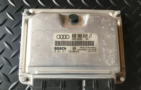 Audi A4 S4 B6 8E 8H Engine control unit/module 038906019JT 0281011138 EDC15P