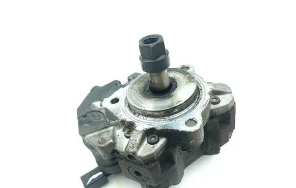 BMW 5 E60 E61 Fuel injection high pressure pump 7788670