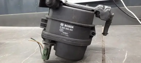 Ford Fusion Fuel filter housing 0450906460