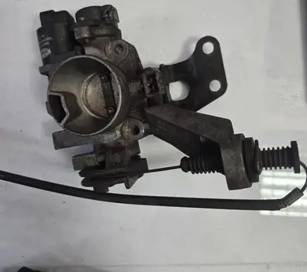 Renault Kangoo I Throttle body valve 36xR51 102698