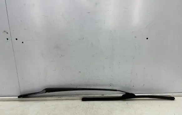 BMW X5 E53 Front wiper blade arm