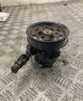 Volkswagen Golf IV Power steering pump 1J0422154B