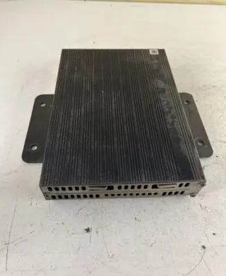 Mitsubishi Montero Sound amplifier MR490702