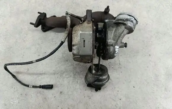 Volkswagen PASSAT B6 Turbo 03G253019N