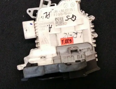 Audi Q7 4M Front door lock 8J2837015E