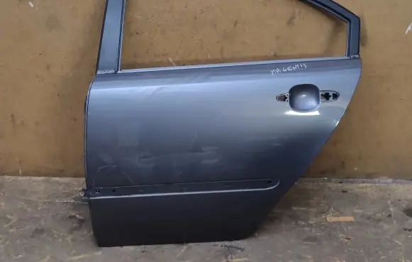 KIA Magentis Rear door
