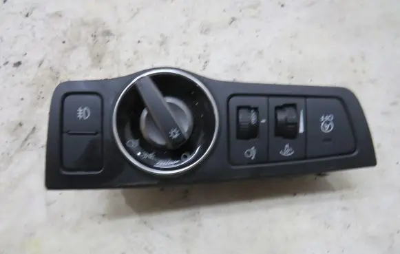Hyundai i40 Light switch 933003Z870