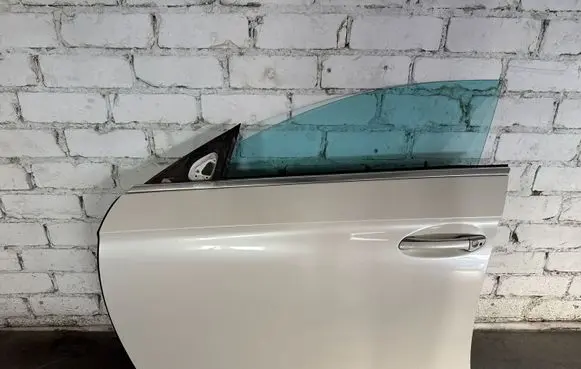 Mercedes-Benz CLS C219 Front door 