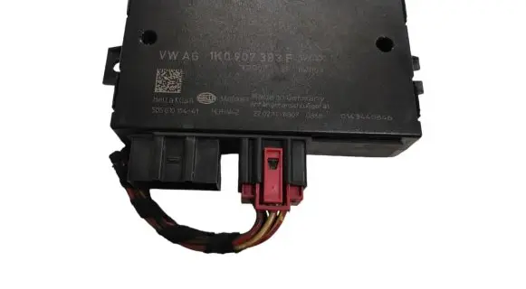 Volkswagen PASSAT B7 Tow bar trailer control unit/module 1K0907383F