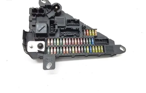 BMW 5 E60 E61 Fuse module 6906618