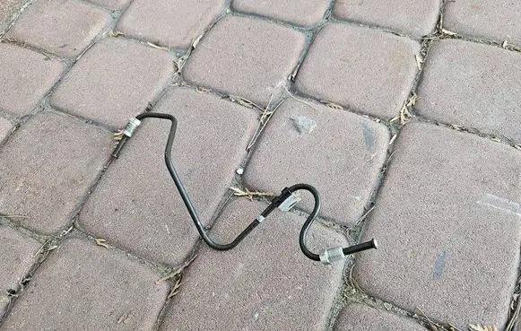 Brake vacuum hose/pipe