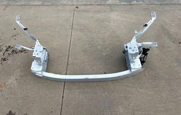 Volvo XC40 Front bumper cross member