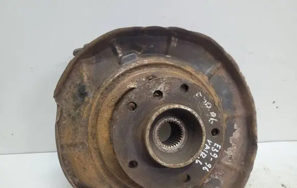 BMW 5 E39 Rear wheel hub