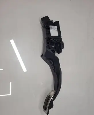 Peugeot 208 Accelerator throttle pedal 9827705480 0157705 6PV01352403