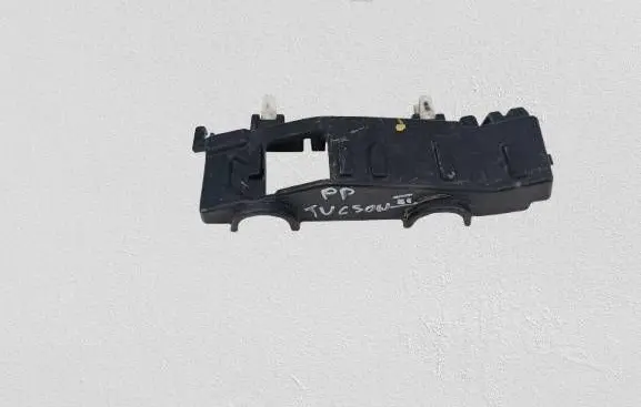 Hyundai Tucson TL Front bumper mounting bracket 86516D7000