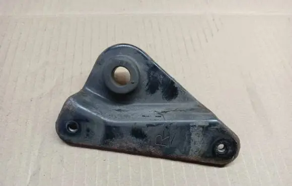 Suzuki SX4 S-Cross Radiator mount bracket V099