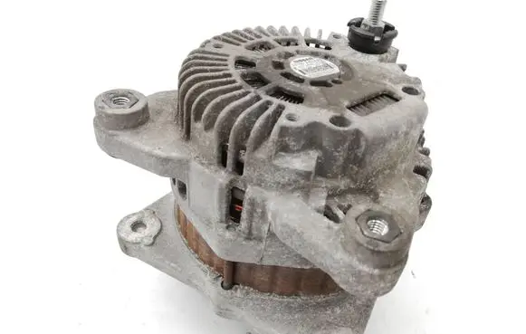 Nissan Juke I F15 Generator/alternator 231003VDIA