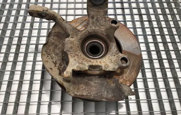 Volkswagen Transporter - Caravelle T4 Front wheel hub spindle knuckle 