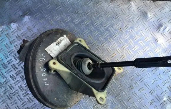 Peugeot 605 Brake booster