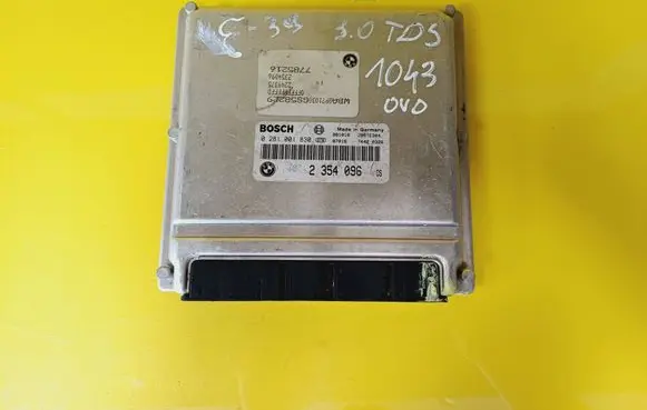 BMW 5 E39 Engine control unit/module 2354096 0281001830