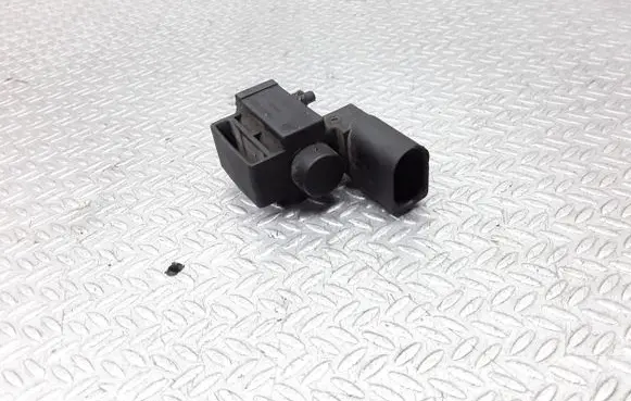Volkswagen PASSAT B6 Valve vacuum 