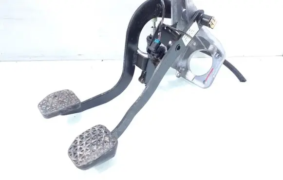 BMW X3 E83 Brake pedal 3414589 6905898 35113414589