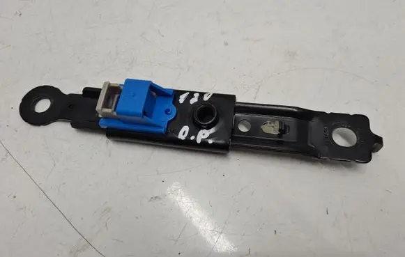 Hyundai i20 (GB IB) Seat belt adjustment rail 