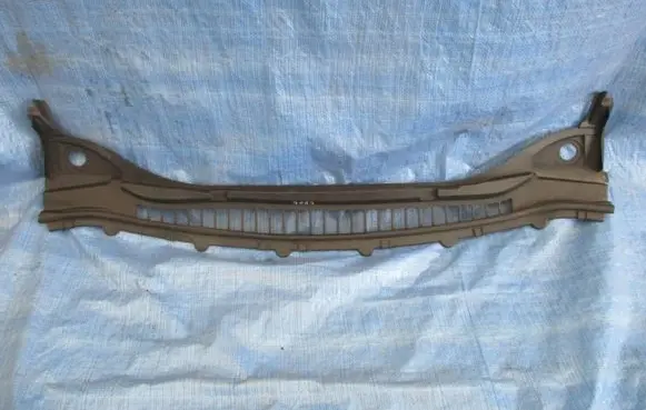 Ford Edge II Wiper trim FT4BR02216