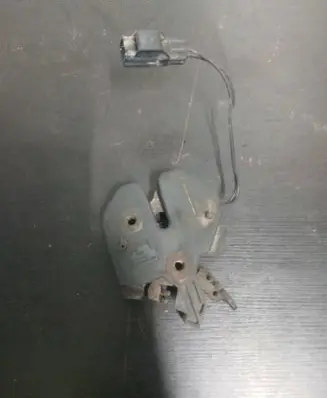 Volvo XC90 Engine bonnet/hood lock/catch 9483765 9483764