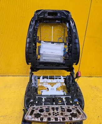 Mercedes-Benz GLC C253 Front passenger seat A0009101503