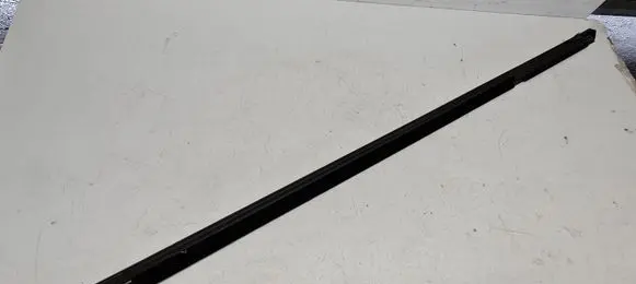 KIA Rio Rubber seal rear door window/glass 