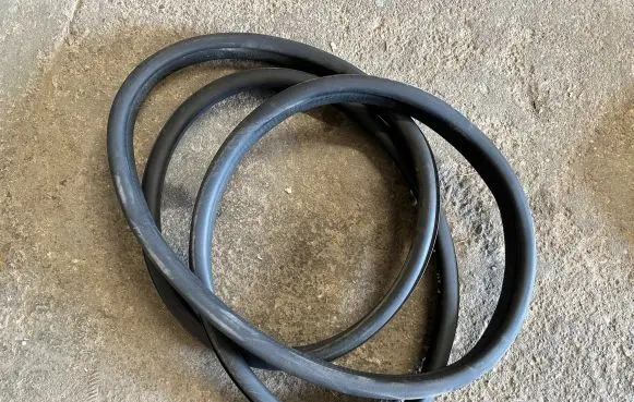 Skoda Fabia Mk3 (NJ) Front door rubber seal