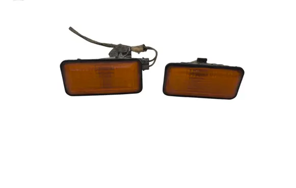 Volkswagen Golf III Front fender indicator light 