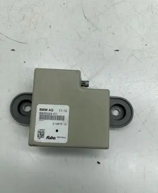 BMW 5 F10 F11 Aerial antenna amplifier 6935024 11896900 21367510