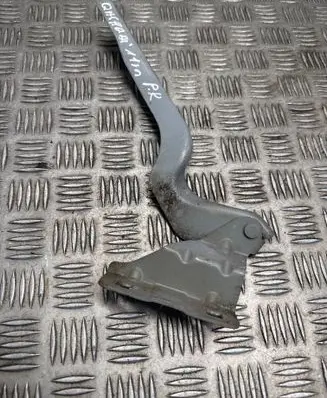 Nissan Qashqai Engine bonnet/hood hinges